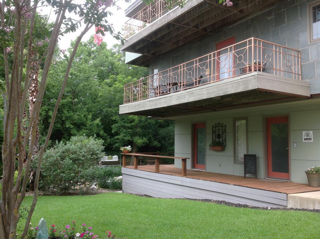 Hotel Abigaile'S Treehouse Bryan Exterior foto